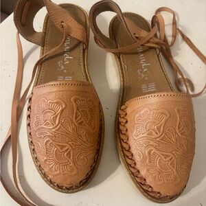 Authentic Tan Leather Women's Sandals from Mexico. beautiful crafted design